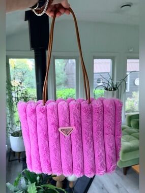 Prada Beauty Fuchsia Faux Fur ‘Fluff Bag’ NEW in Branded Ziplock Bag w Gift Card